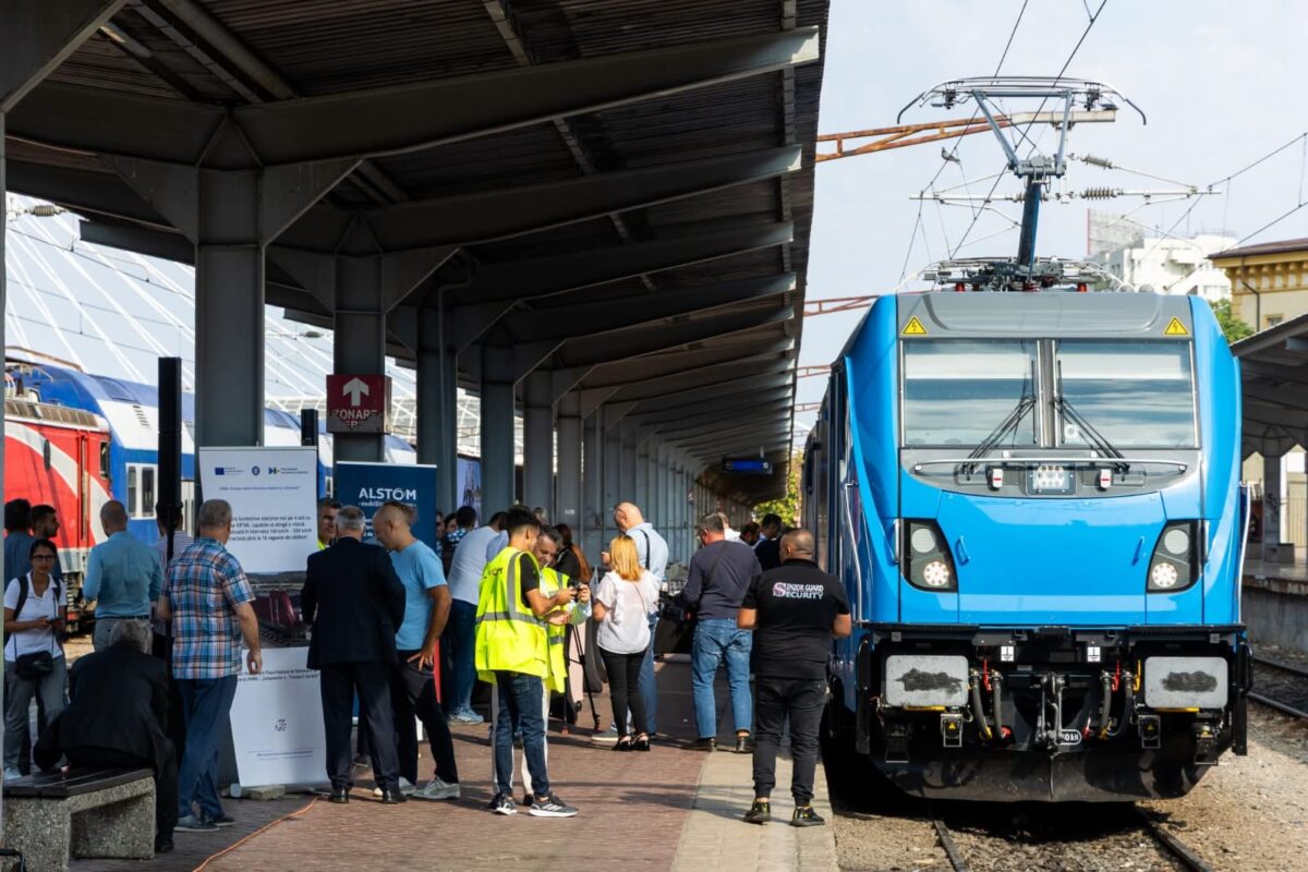 Cum arată prima locomotivă electrică Alstom, testată în România. Viteza pe care o poate atinge. Foto