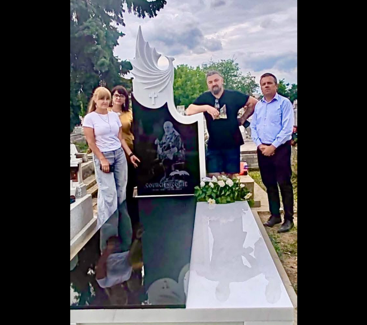 Un an de când Nicu Covaci a intrat în legendă. Cei care l-au iubit, așteptati la cimitir, acolo unde doarme alături de eroii Timișoarei