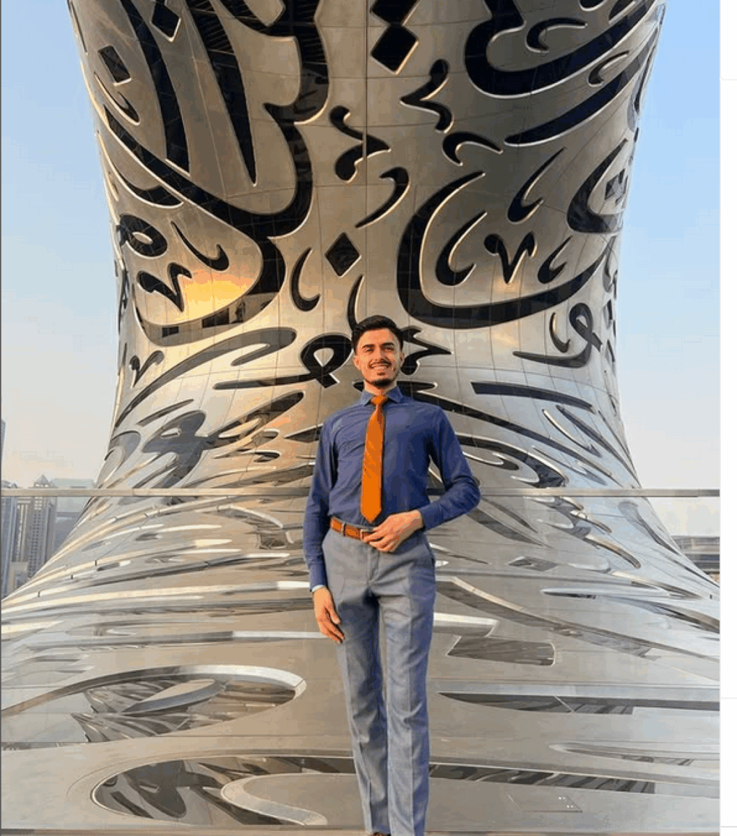 Interpret popular din Bihor, investiții exotice în Dubai, Qatar. Promovează tehnologii japoneze pentru sănătate