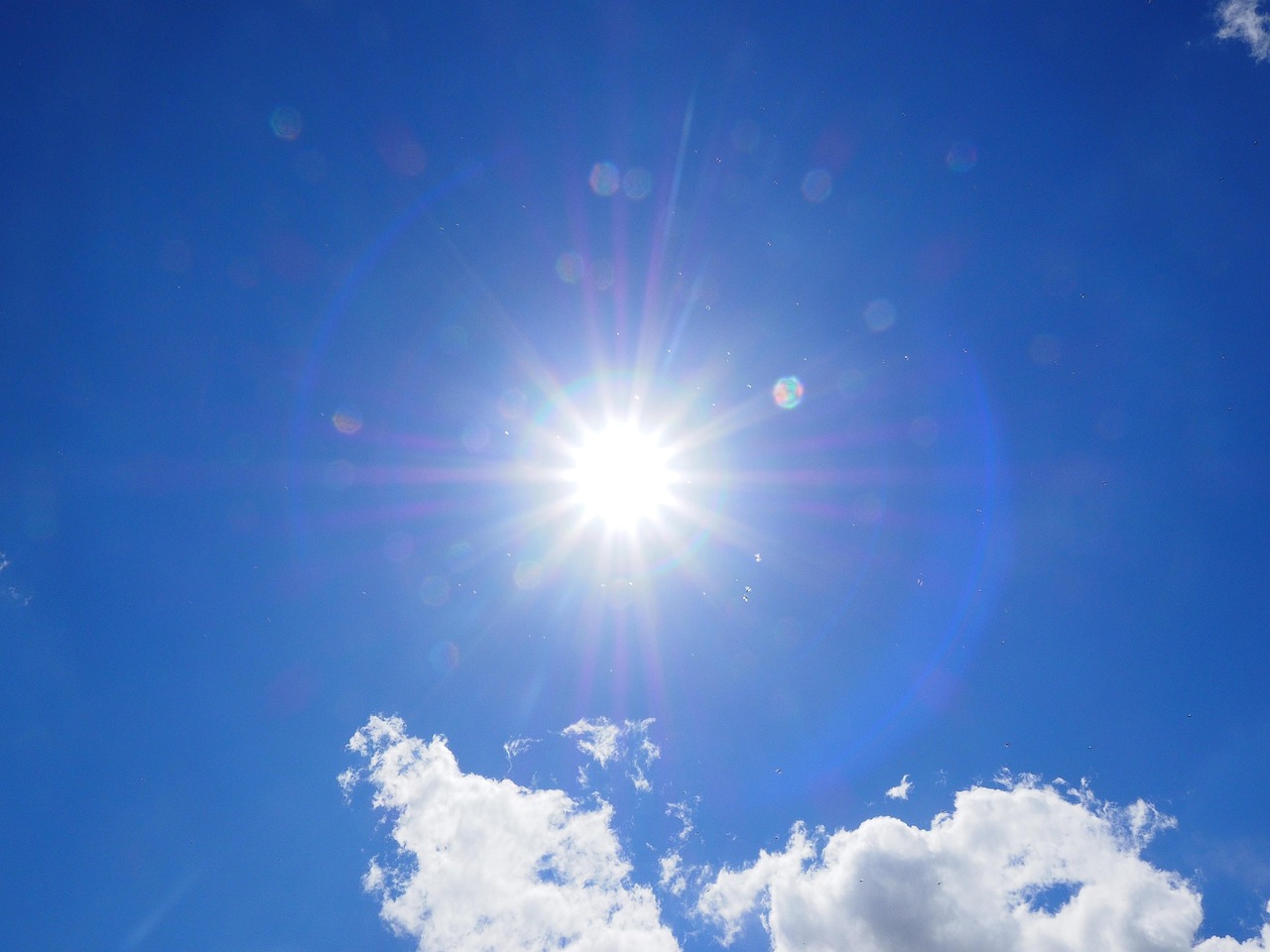 Prognoza meteo, 4 martie. Zi cu temperaturi de primăvară și ploi slabe