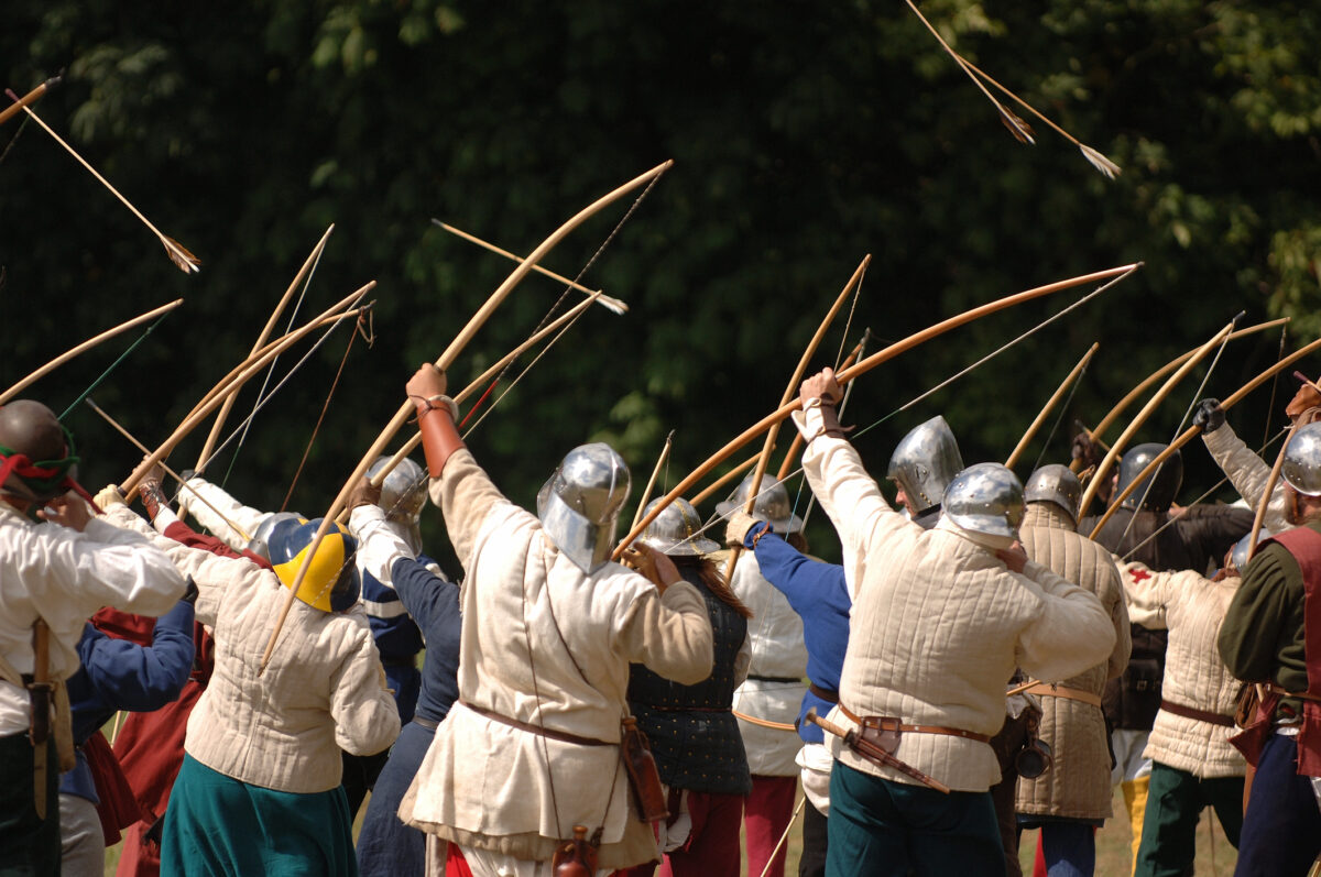 Un italian de 64 de ani a supraviețuit două zile cu o săgeată de arbaletă înfipt în cap