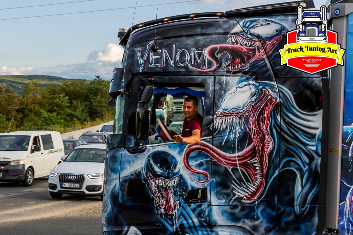 Sute de camioane la festivalul titanilor șoselelor din Alba Iulia. E cel mai import eveniment de profil din estul Europei.