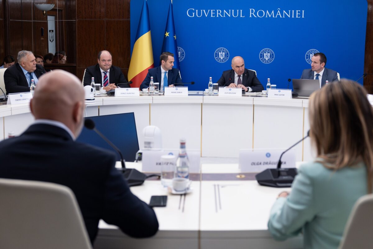 Ilie Bolojan a reușit să convingă retailerii privind plafonarea. Se vor conforma deciziei