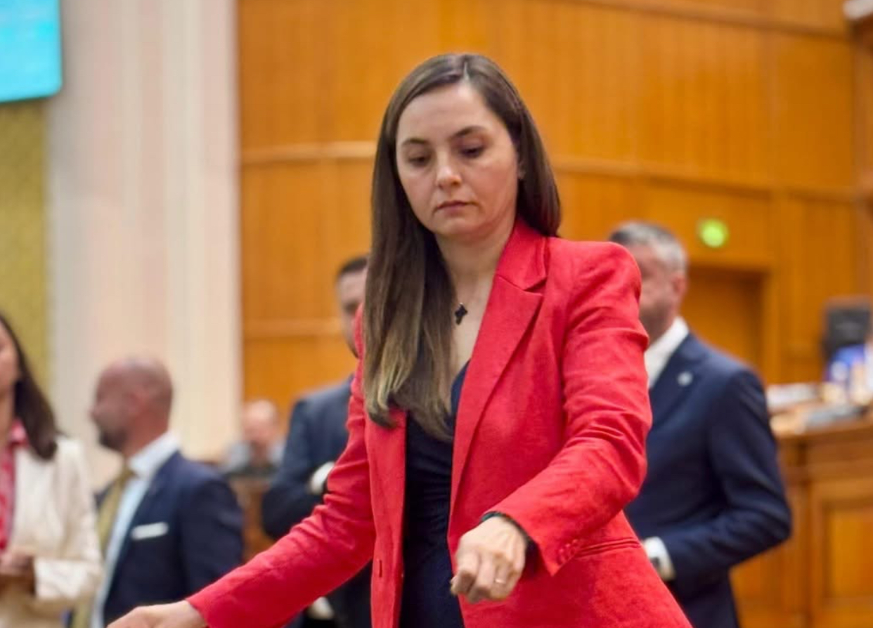 POT vrea ca Pfizer să îi despăgubească pe români cu 1. 200 de euro lunar