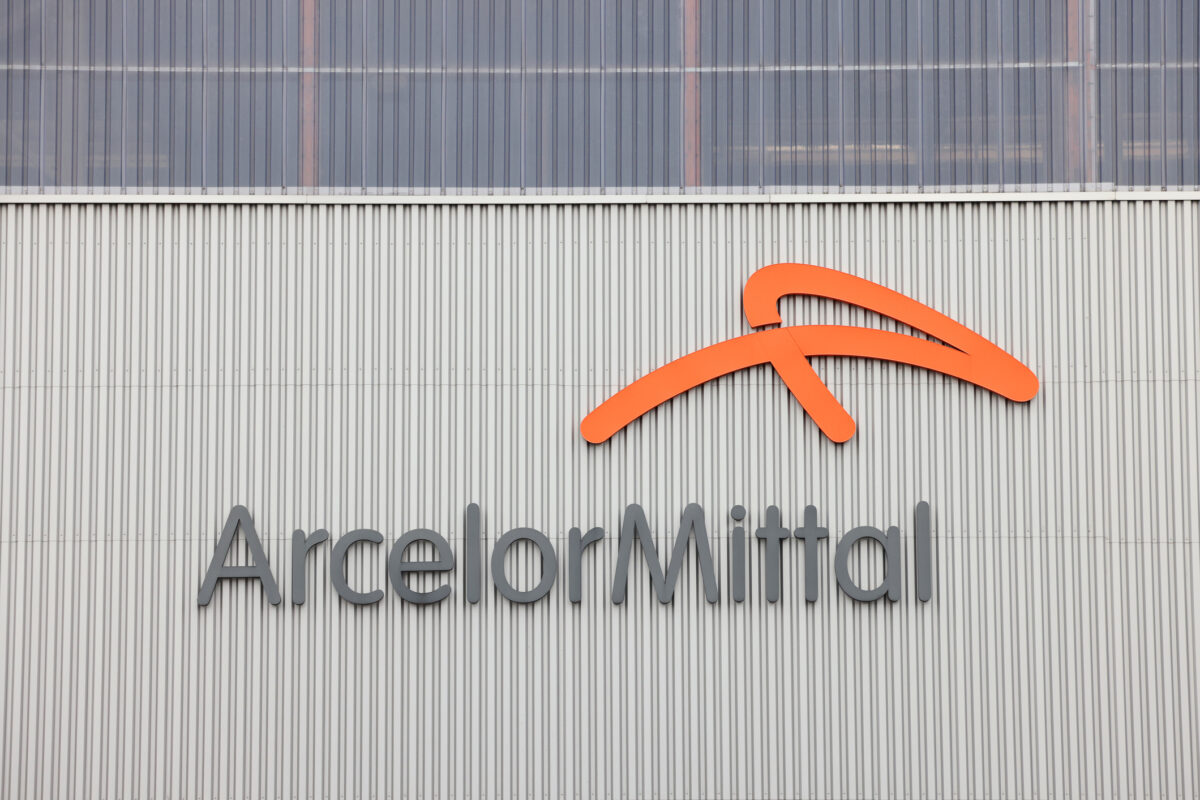 Fabrica ArcelorMittal din Iași, cumpărată de omul de afaceri ucrainean Rinat Ahmetov