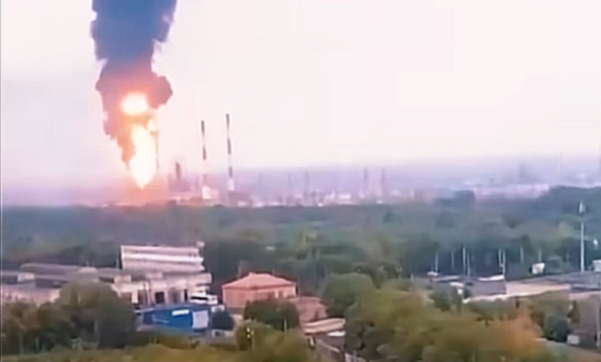 Rusia, lăsată de Ucraina fără infrastructura petrolieră: cozi la benzinării