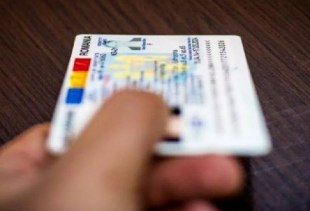 100.000 de cetățeni riscă să-și piardă cărțile de identitate. MAI face verificări