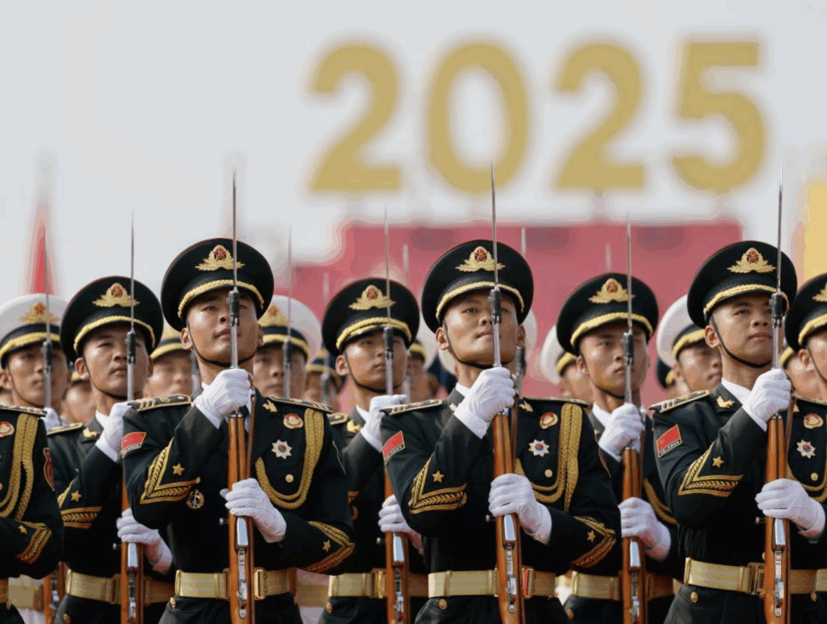 China și-a arătat "mușchii" printr-o paradă militară cu arme de ultimă generație. Ce mesaj ironic a transmis Donald Trump