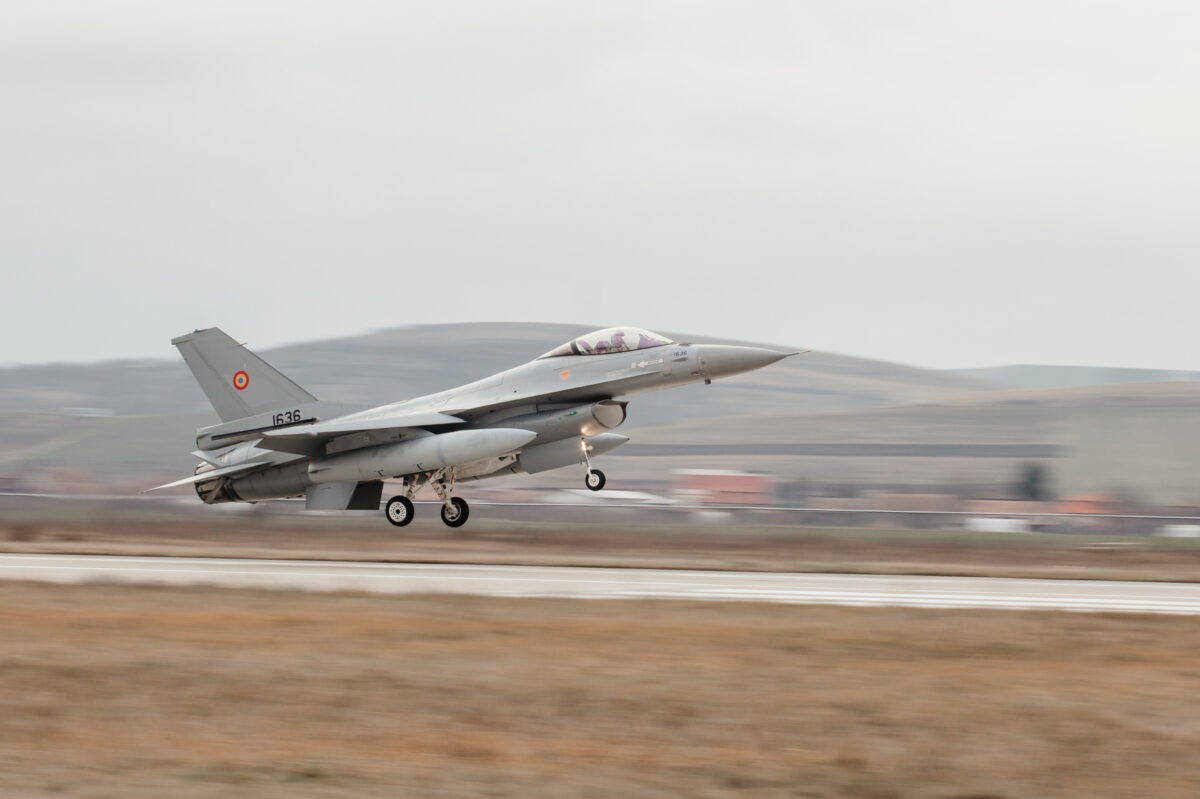 Atac rusesc lângă granița României. Avioane F-16 și Eurofighter, mobilizate de MApN