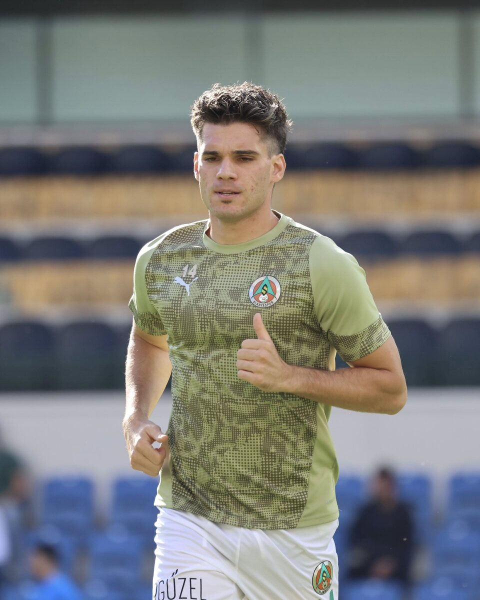 Nota bună primită de Ianis Hagi, după un nou meci jucat pentru Alanyaspor. Românul a jucat 30 de minute în remiza cu Genclerbirligi