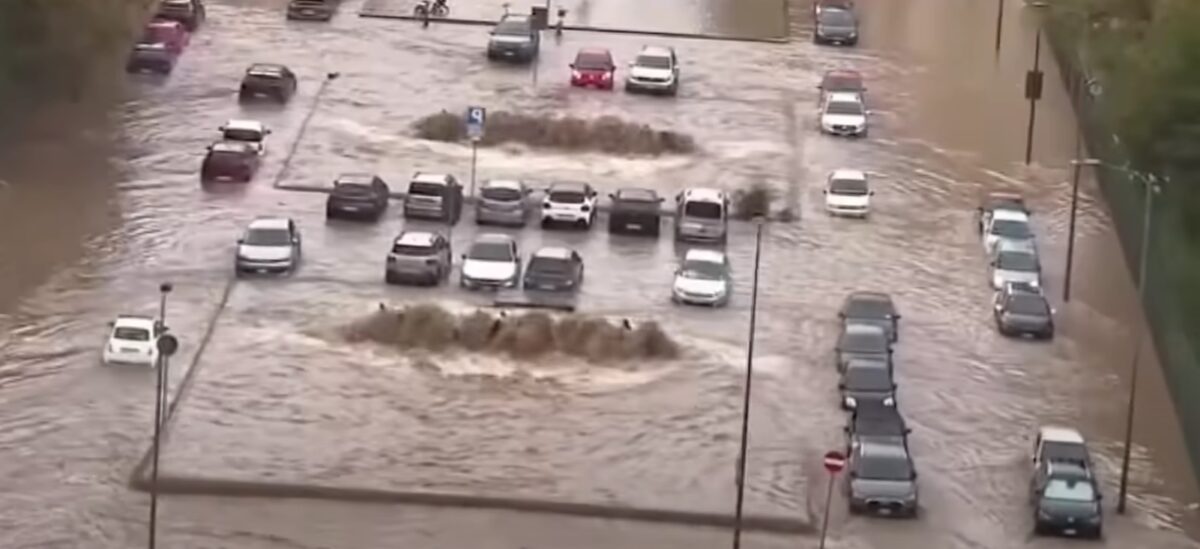 Alunecări de teren în Italia. 300 de copii blocaţi în şcoli la Milano