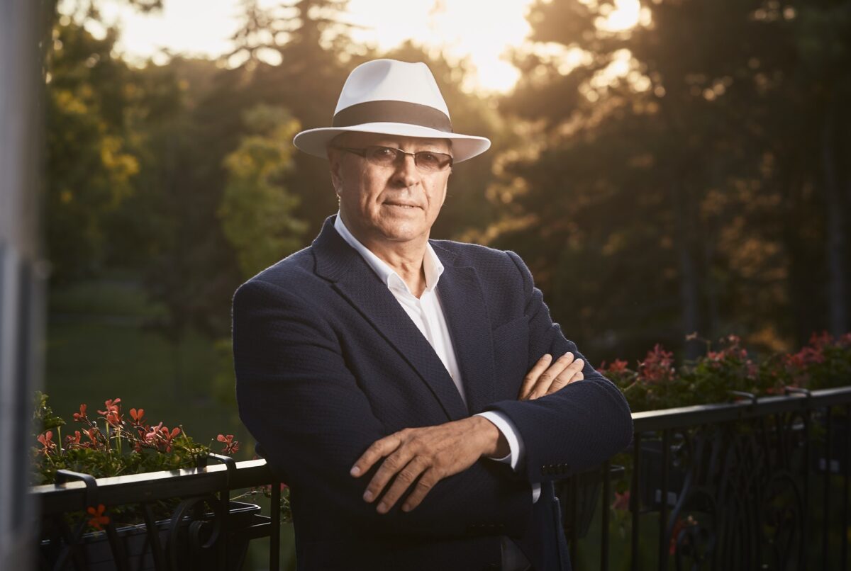 Ion Suruceanu îşi serbează ziua de naştere. Câţi ani a împlinit interpretul basarabean