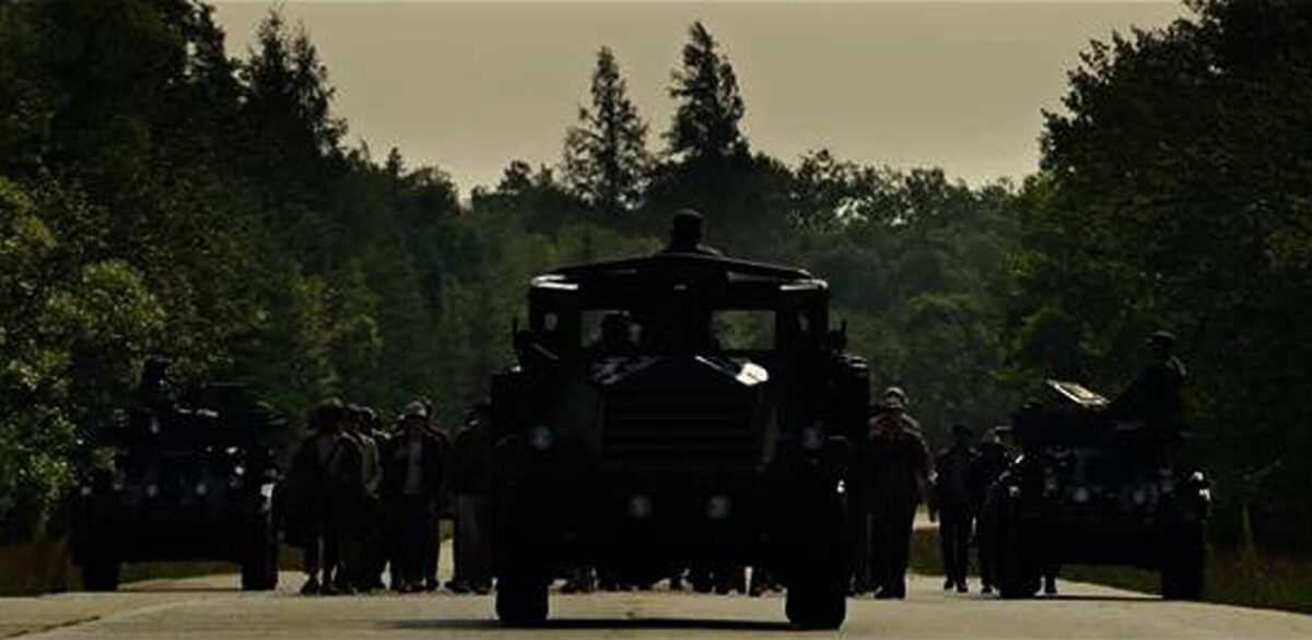 Cine merg încet e împușcat, în dictatura din SUA. Cel mai așteptat film al toamnei