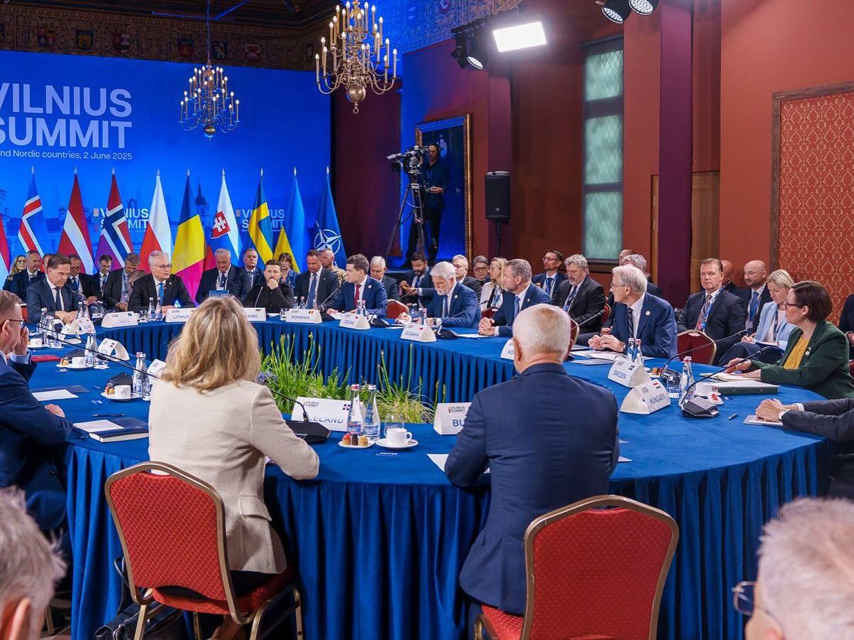 Nicuşor Dan participă la reuniunea „Coaliției de Voință” de la Paris