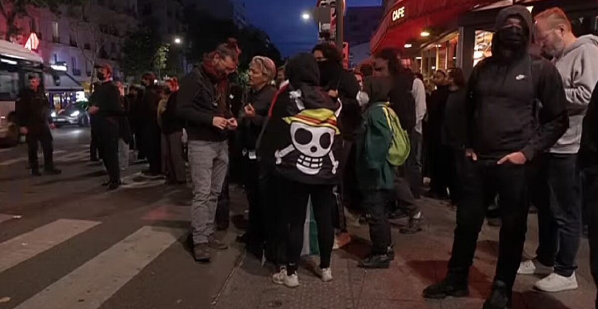 Haos în Franța: incendieri, străzi blocate și arestări. Ce este și ce vrea mișcarea „Bloquons tout”