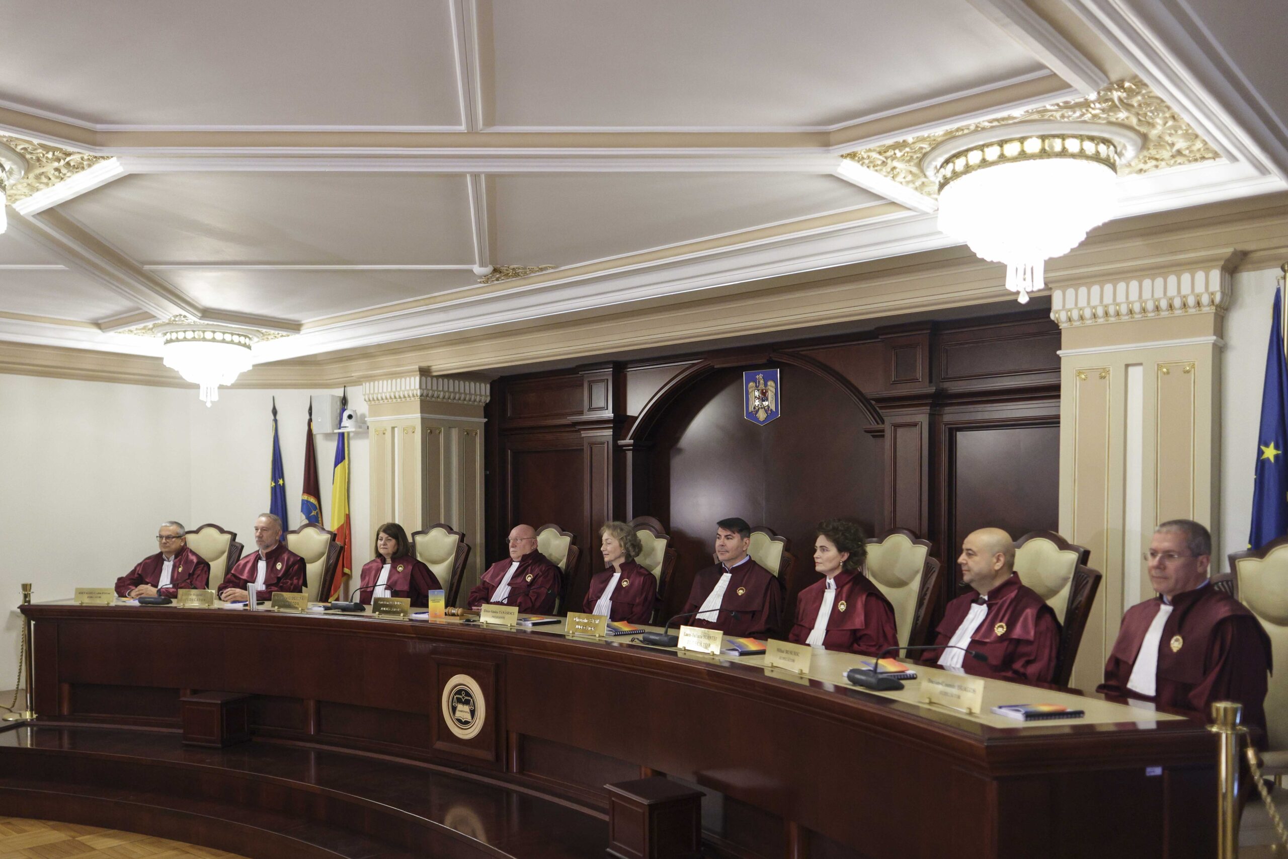 Mandatele aleșilor și averile partenerilor, pe masa CCR. Cele două prevederi care au împărțit politicienii
