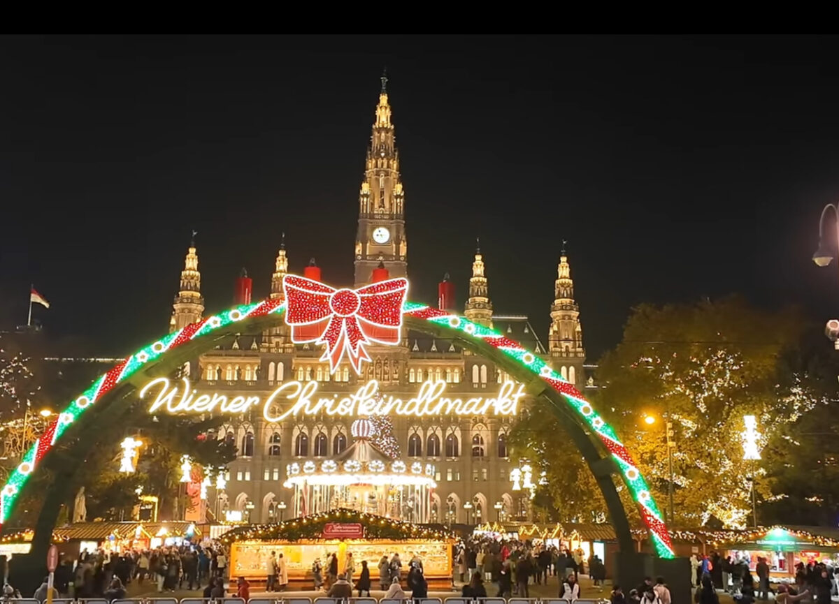 Cât costă o căsuță la Târgul de Crăciun București 2025. Sarmalele și vinul fiert, cele mai scumpe atracții