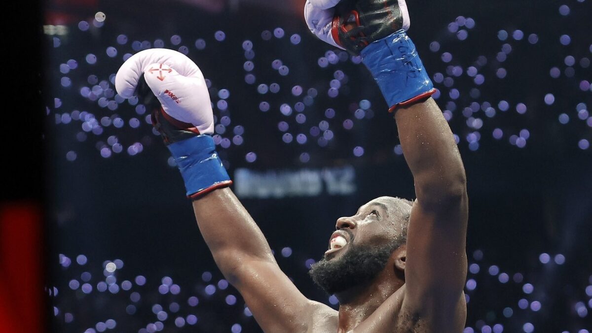 Lupta anului. Terence Crawford l-a învins pe Canelo Alvarez și a intrat în legendele boxului