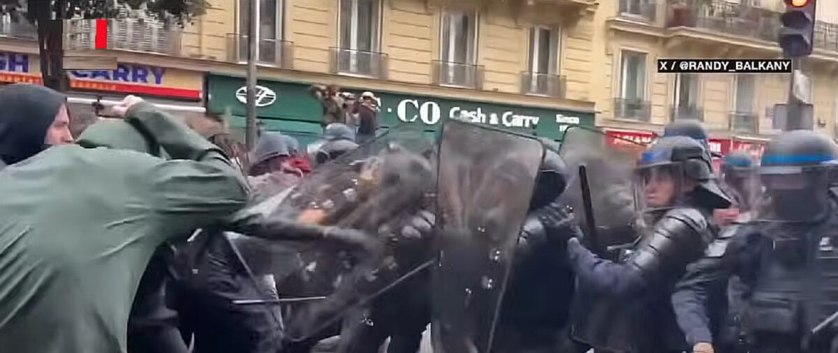 Proteste fără precedent în Franța, cu aproape un milion de oameni în stradă