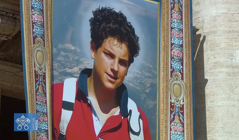 Zeci de mii de oameni au asistat la canonizarea lui Carlo Acutis, Sfântul 2.0