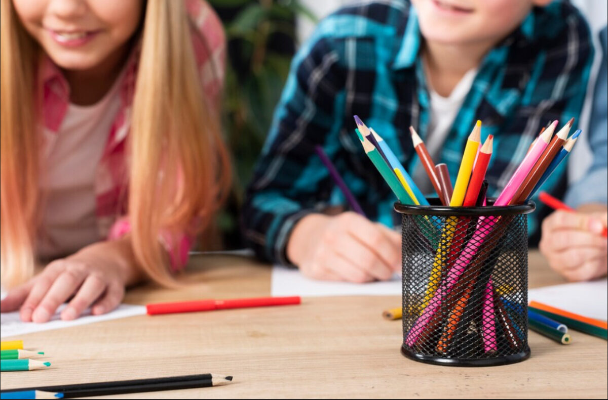 Cât te costă să îți înscrii copilul la afterschool. Sunt scumpe, dar foarte căutate