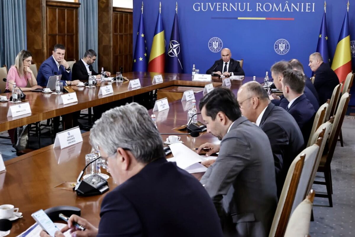 Guvernul îşi asumă răspunderea pe noul pachet de măsuri pentru deficit. Măsuri pentru pensii,fiscalitate și sănătate