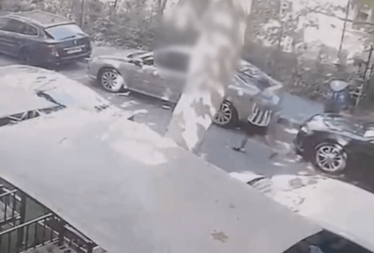 Un bărbat a fost arestat pentru agresiune după ce a agresat sexual o fetiță de zece ani