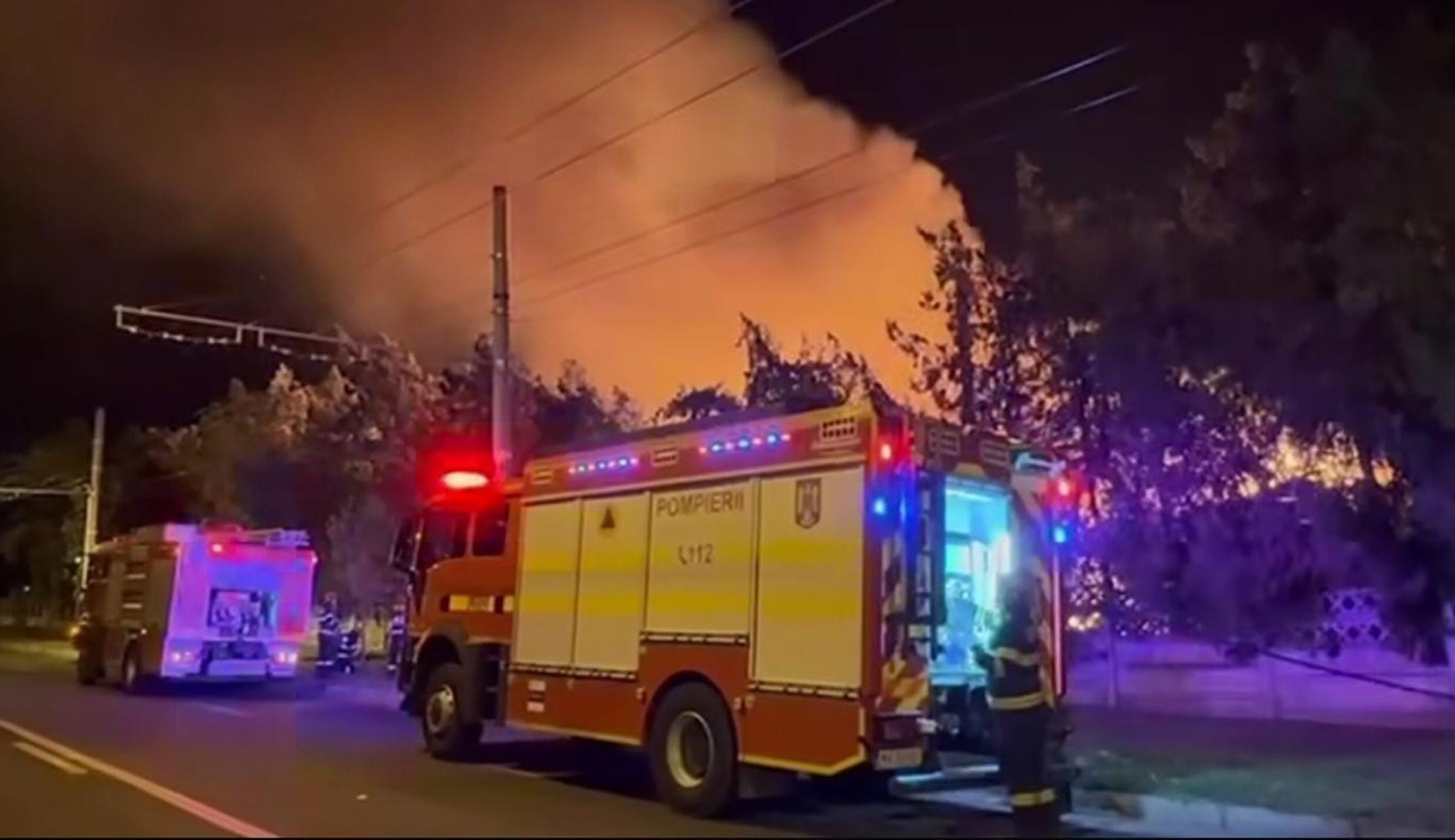Explozie la o hală din Târgoviște. Zeci de persoane evacuate și una cu arsuri