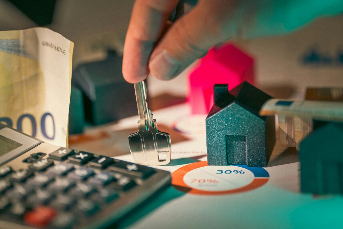 Câți europeni fac economii. 15% nu dispun de nicio rezervă de bani. Studiu
