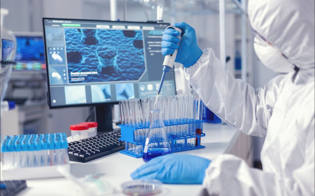 Un pas important în lupta cu cancerul. O nouă tehnologie promite tratamente mai accesibile și mai eficiente