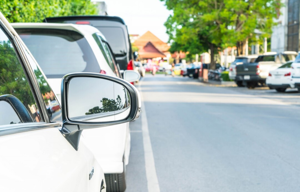 Cât trebuie să scoată din buzunar pentru polița RCA un tânăr care are Dacia Logan de 1.0 TCe