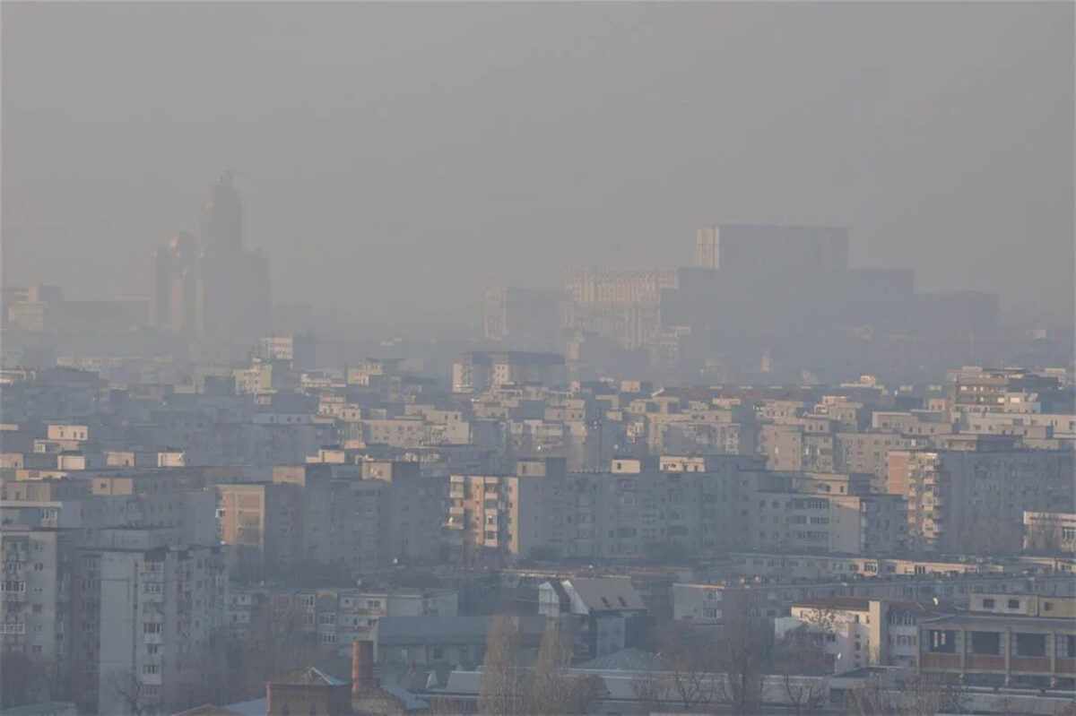 România, în topul celor mai poluate țări din Europa, potrivit raportului IQAir. Cum se pot proteja cetățenii de aerul toxic