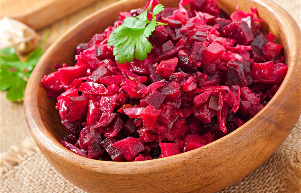 Cea mai ușoară rețetă de sfeclă murată. Aduce un plus de savoare la fiecare masă