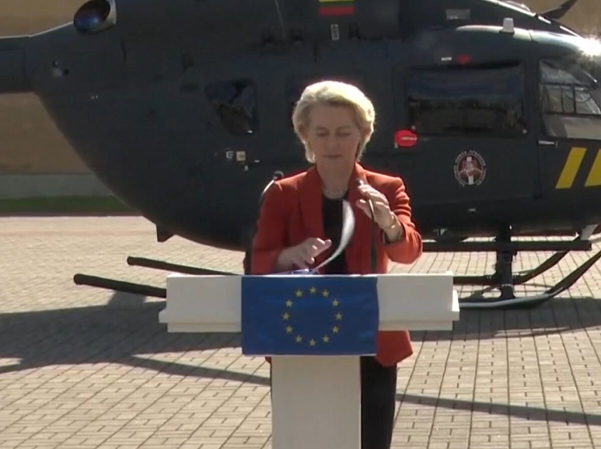 Probleme cu avionul Ursulei von der Leyen. Bruiat de ruși în Bulgaria, a aterizat ca acum 50 de ani