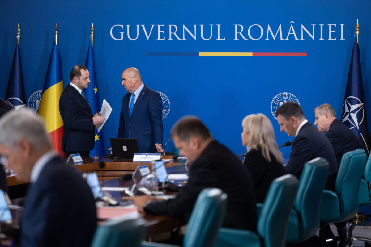 Coaliția pregătește reforma administrativă. Mii de posturi tăiate și noi clasificări pentru orașe