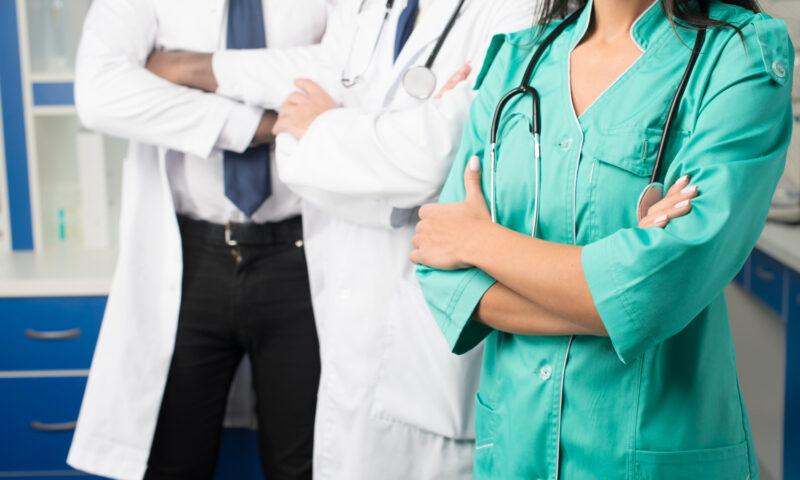 Anchetă în Reșița după moartea unui pacient. Doi medici, acuzați de ucidere din culpă