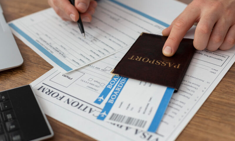 Scandal cu vizele pentru Europa, transformate în afacere. Ce poate face Comisia Europeană