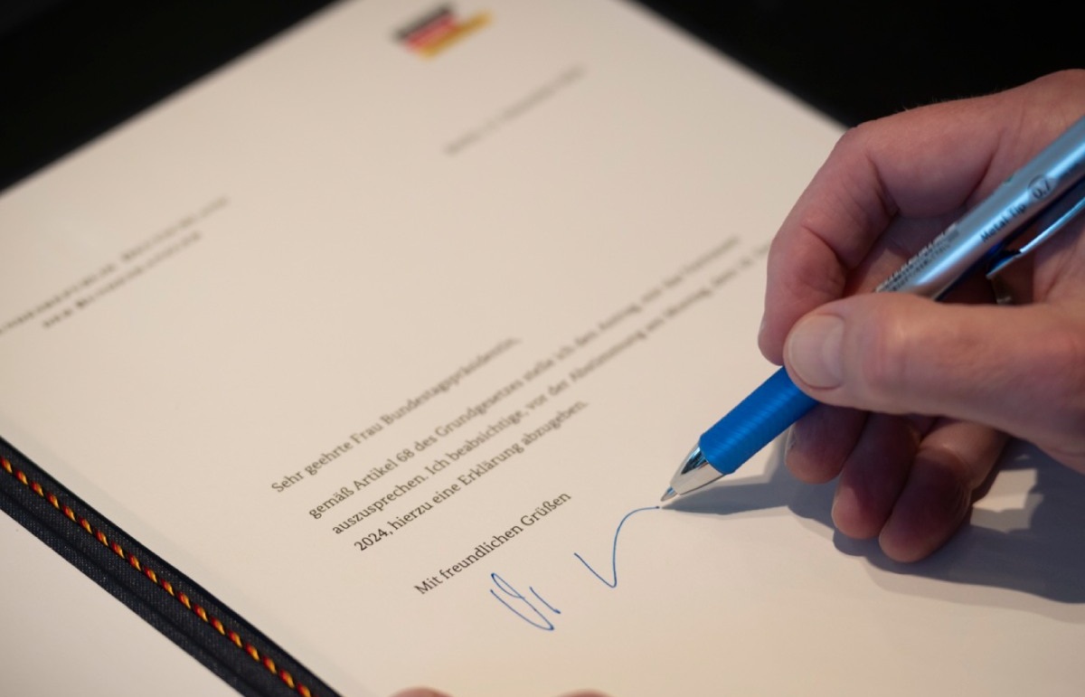 Ziua când România a semnat cel mai recent tratat fundamental din istoria sa