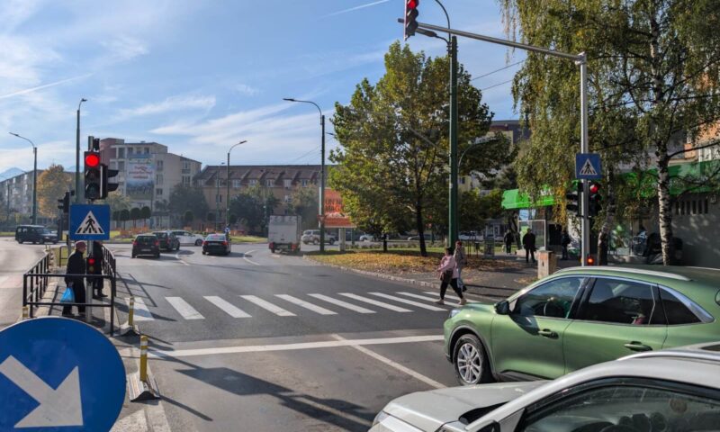 Ce prevede Codul rutier despre întoarcerea la semafor. Regula pe care mulți șoferi o confundă