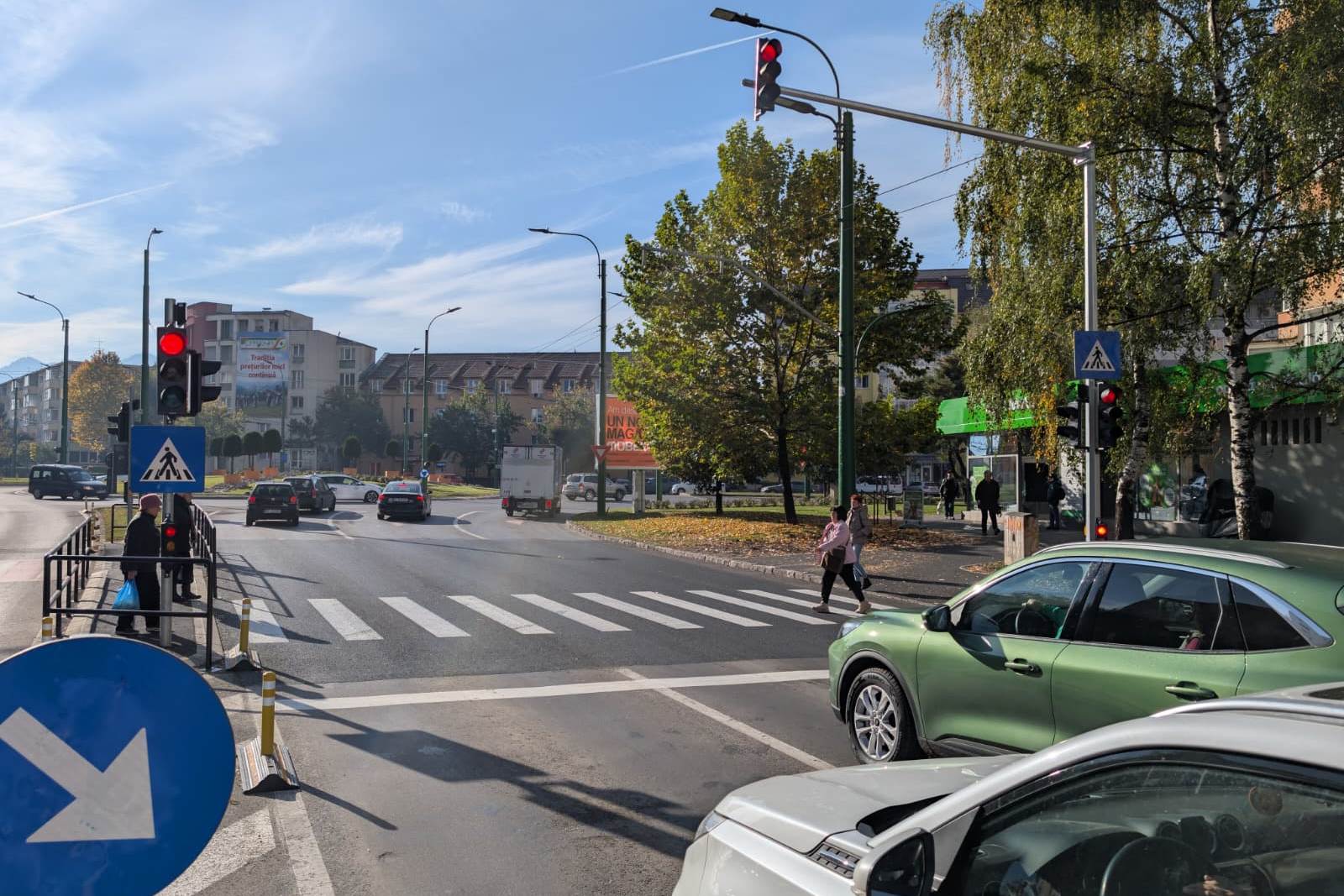 Ce prevede Codul rutier despre întoarcerea la semafor. Regula pe care mulți șoferi o confundă