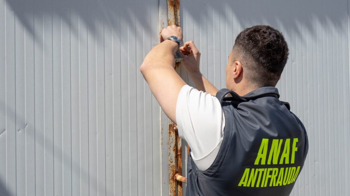 Rețea de mită în ANAF, destructurată de DNA. Cinci șefi antifraudă, prinși după ce s-au denunțat între ei