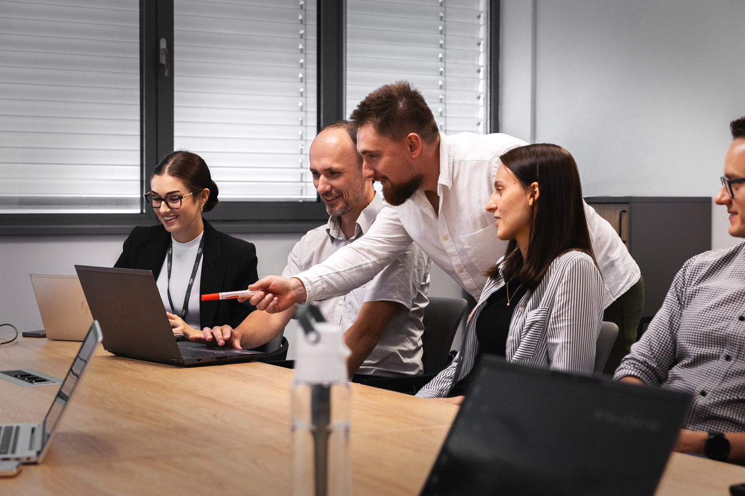 Angajații vor putea cere despăgubiri pentru discriminarea salarială. Noile directive  UE vor intra în vigoare