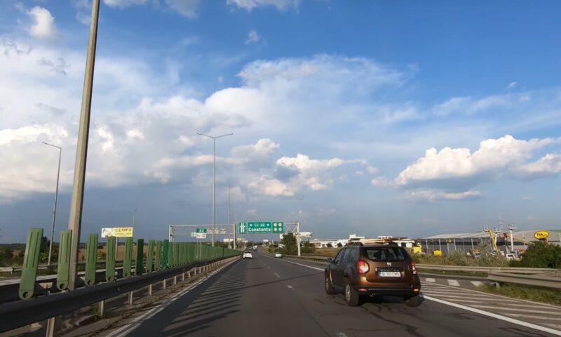 Aglomerație pe drumurile spre mare și munte. Recomandările polițiștilor