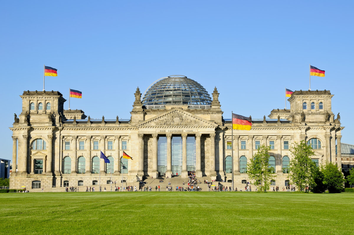 Germania își reduce numărul de parlamentari înaintea României. Dar cheltuielile cresc