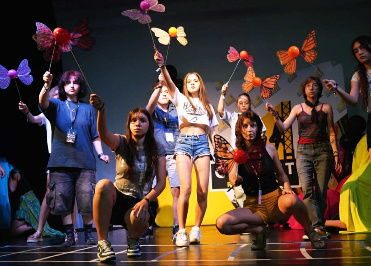 Cum îi ajută actoria pe tineri să-și depășească fricile: Timiditatea se topește în fiecare exercițiu