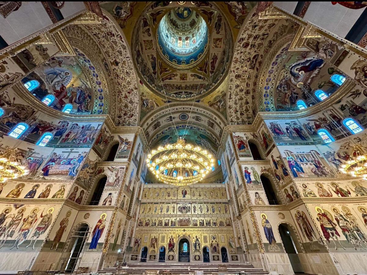 Ultimele pregătiri pentru sfințirea Catedralei Mântuirii Neamului. Credincioșii vor putea intra în cel mai mare lăcaș ortodox din lume