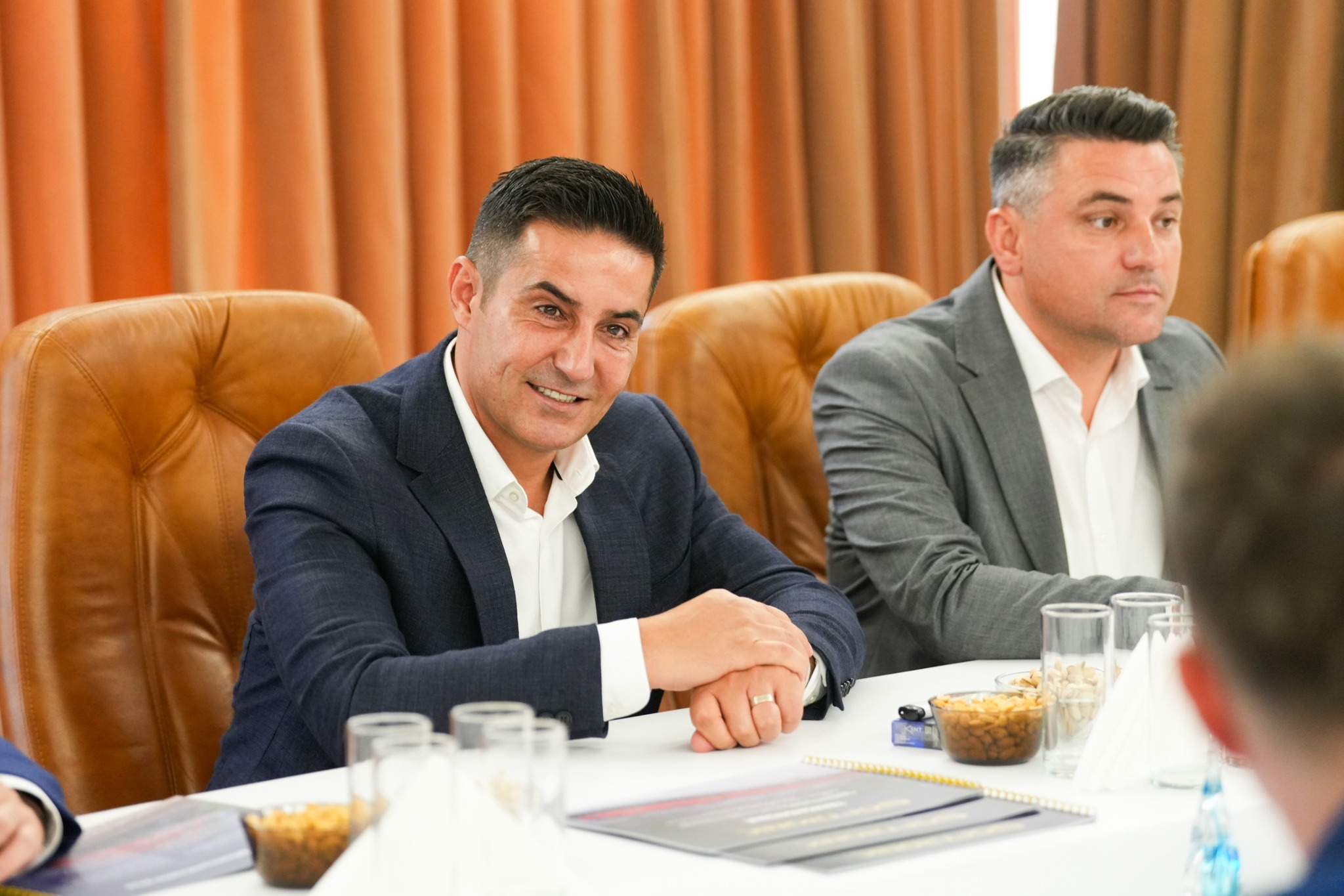 Claudiu Manda anunță o victorie zdrobitoare a moțiunii de cenzură împotriva Guvernului Bolojan