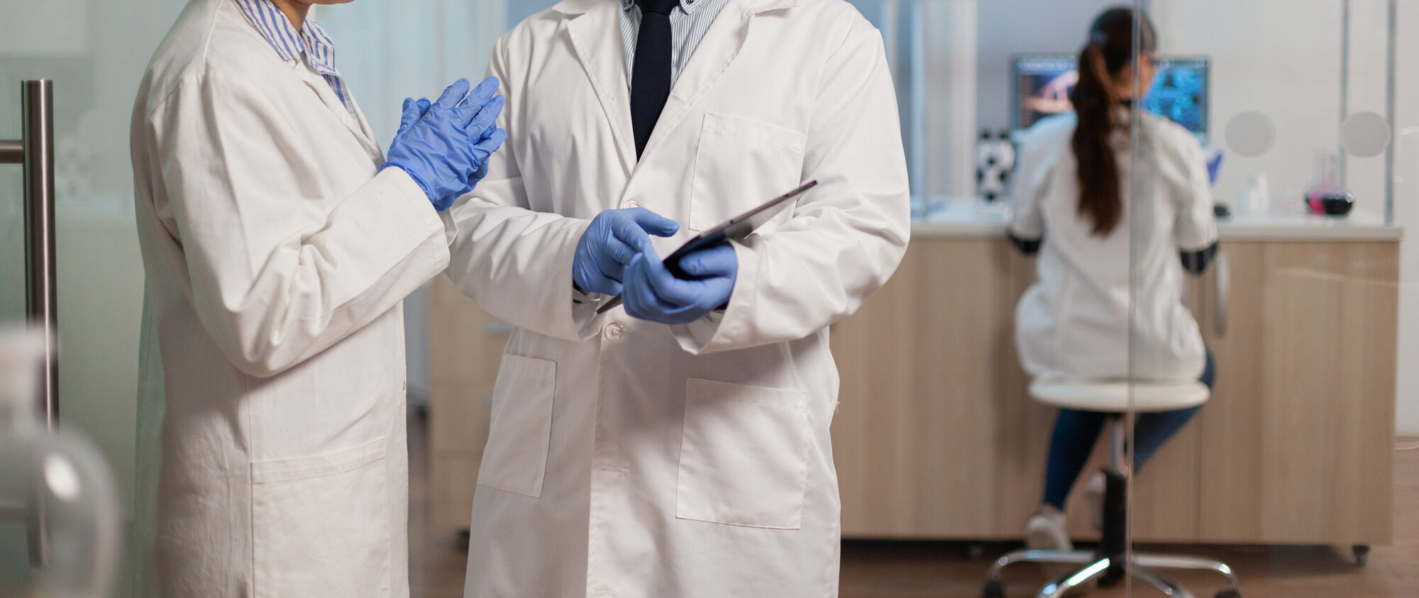 Doctori, laborator