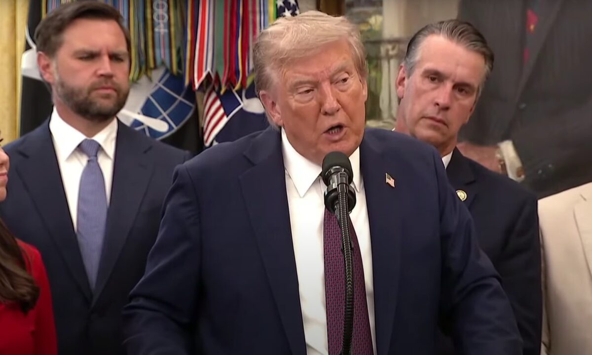 Donald Trump a ajuns în Egipt și a semnat marele plan pentru pacea din Gaza