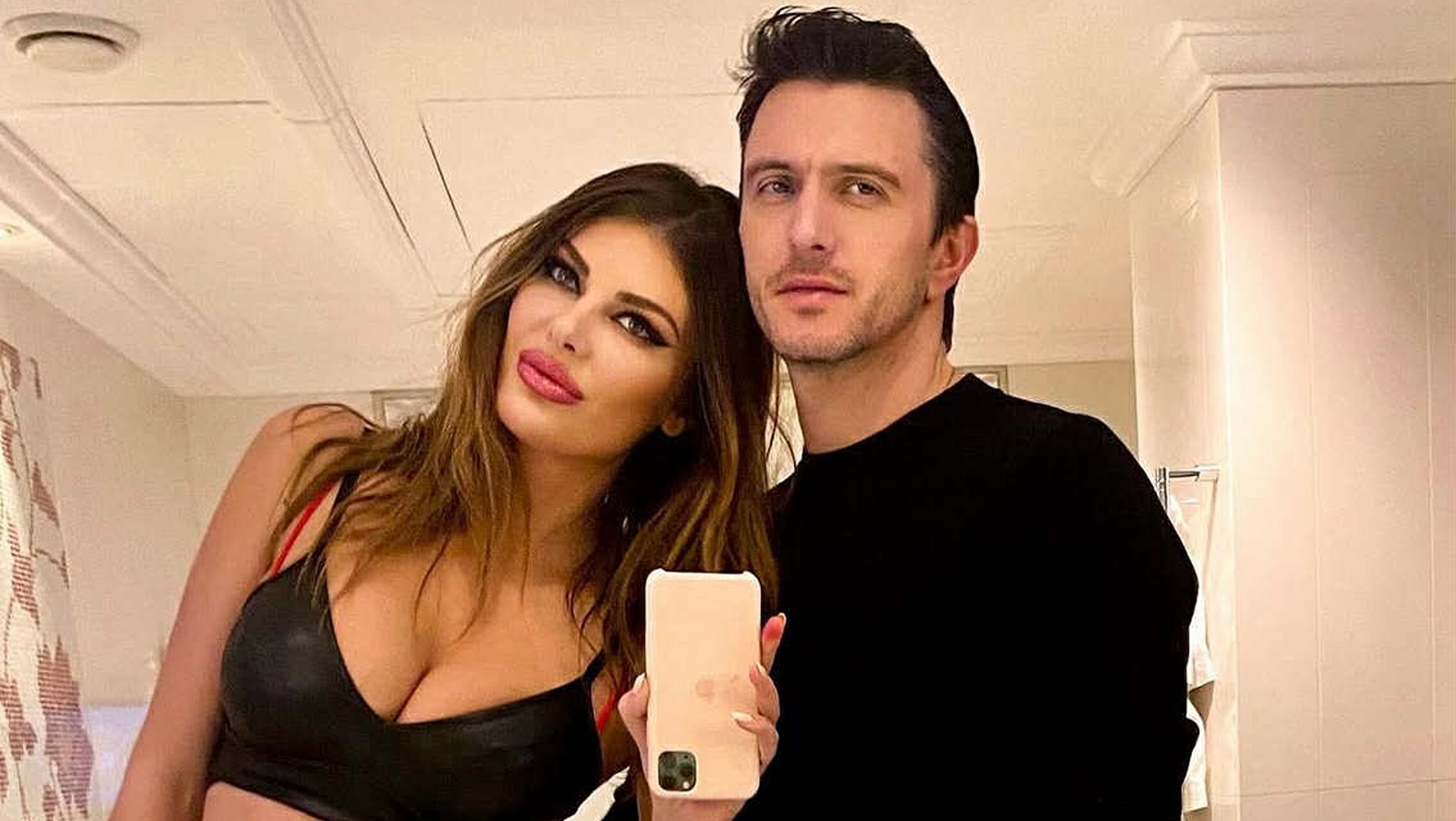 Dragoș Săvulescu divorțează. Fosta Miss Universe l-a părăsit